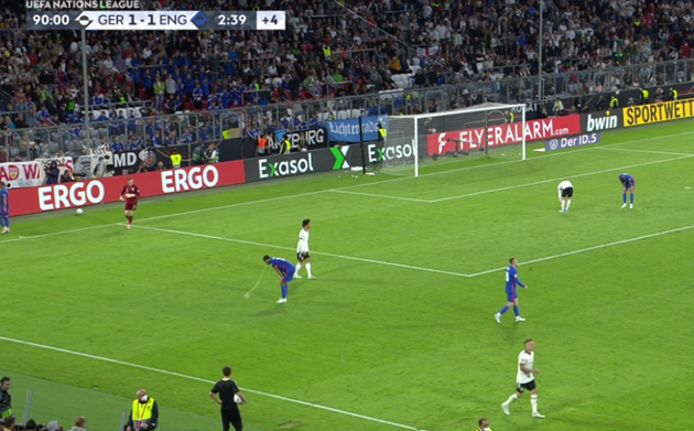 Shocking moment Jude Bellingham THROWS UP on Munich - Bóng Đá