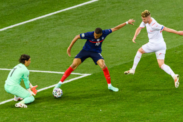 81 passes, 95.1% accuracy, 3 tackles - Arsenal defender has given Arteta selection headache after tonight - Bóng Đá