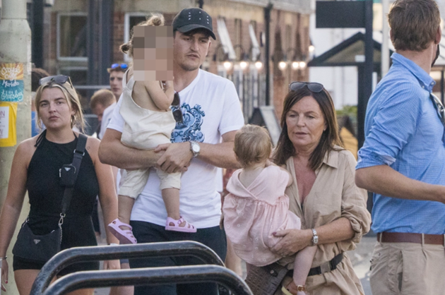 Harry Maguire enjoys Devon staycation with fiancee Fern Hawkins and kids - Bóng Đá