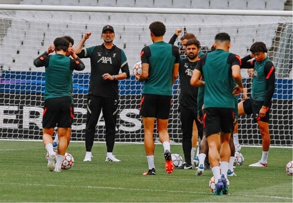 How Man Utd could line-up at Roma in Europa League - Bóng Đá