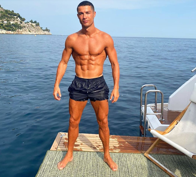 Simeone chạy một mạch vào đường hầm, CĐV Man Utd vẫn không tha - Bóng Đá