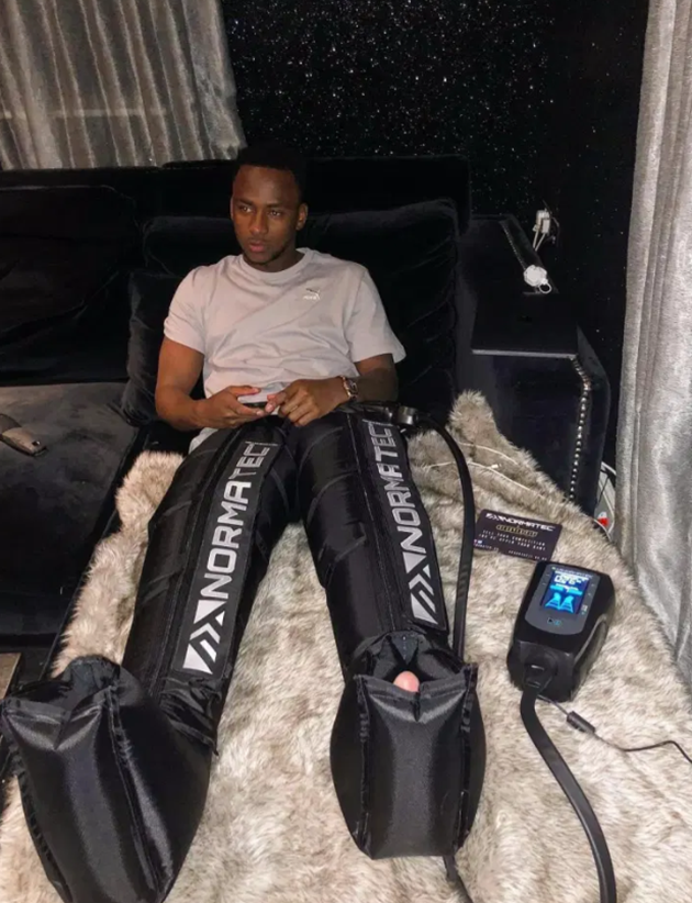 Introducing the Michelin Man-style trousers that Anthony Joshua, Bale and Thiago Silva use in muscle recovery - Bóng Đá