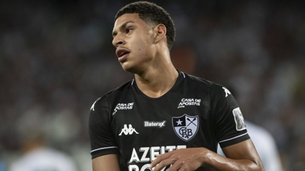 Ảnh Thành Chung chỉ tay dằn mặt Osvaldo Haay - Bóng Đá