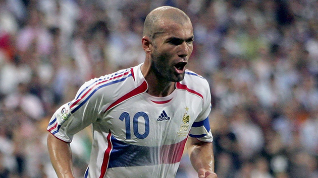 Il Bianconero đánh giá Ronaldo xếp sau Messi và 11 cái tên này - Bóng Đá
