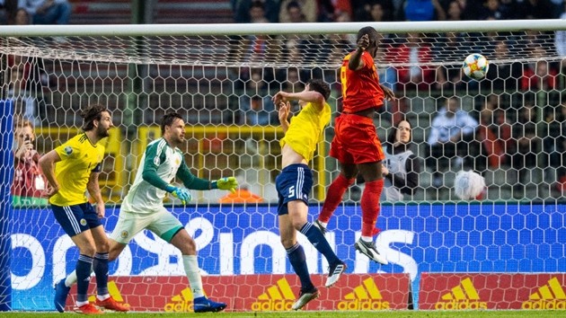 Đứng giữa tâm bão, dàn sao Arsenal đi tập mà mặt như 'đưa đám' - Bóng Đá