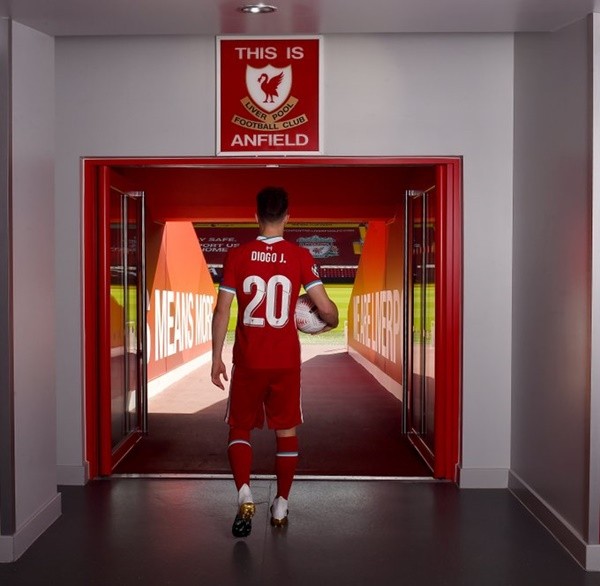 Argentina nổi máu điên vì Messi bị chơi xấu - Bóng Đá