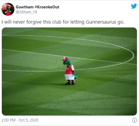 Angry Arsenal fans set up fundraising page for sacked mascot Gunnersaurus - Bóng Đá