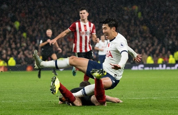 Những khoảnh khắc ấn tượng nhất vòng 12 - Bóng Đá