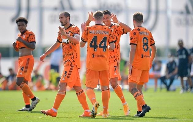 Ronaldo khai hỏa, Juve thắng đậm Novara - Bóng Đá