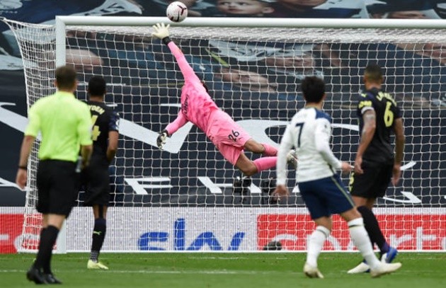 Bale giật mình, Harry Kane sắm vai De Bruyne hạ Newcastle - Bóng Đá
