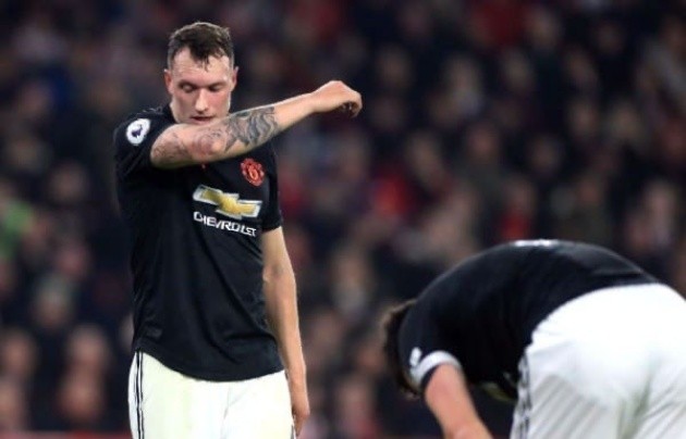 Ngày Phil Jones phá team, 