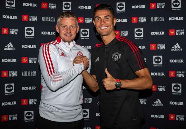 CHÍNH THỨC: Ronaldo ký hợp đồng với Man Utd - Bóng Đá