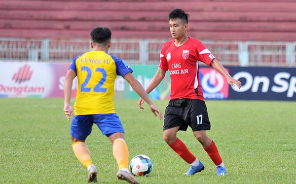 Ngô Hoàng Anh lập siêu phẩm đá phạt, CLB Long An vẫn trắng tay trước Đắk Lắk - Bóng Đá