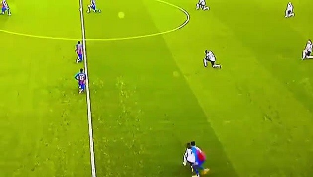Crystal Palace 1-1 Tottenham: Benteke and Son tussle after forgetting to take a knee - Bóng Đá