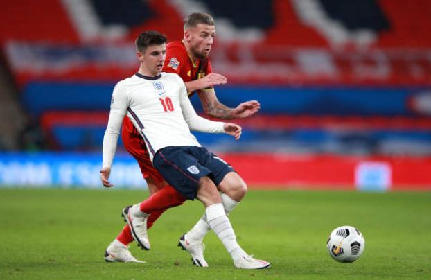 Jamie Redknapp tells Mason Mount what he needs to do ‘more’ to emulate Kevin De Bruyne - Bóng Đá