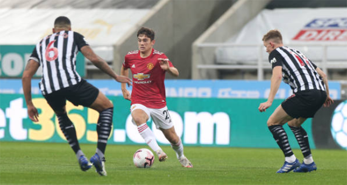 Manchester United fans praise Dan James' performance - Bóng Đá