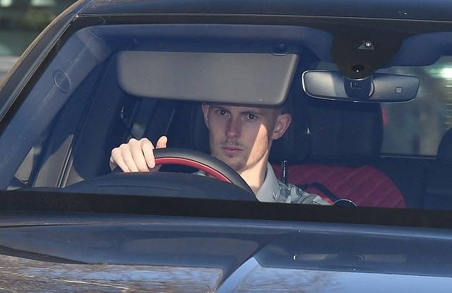 Man Utd trở lại tập luyện, Ronaldo có hành động bất ngờ - Bóng Đá