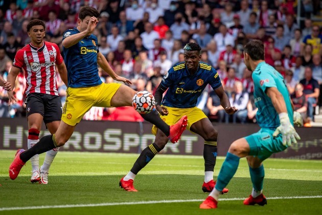 McTominay chấn thương, cờ đến tay Van de Beek  - Bóng Đá
