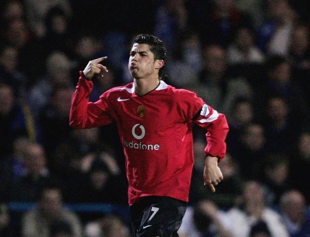  Cristiano Ronaldo’s ten best goals that stunned the world after Juventus star’s astonishing header against Sampdoria - Bóng Đá