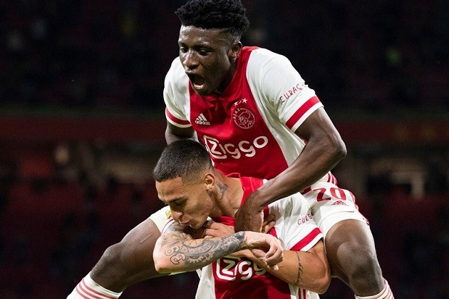 Babel warns Liverpool: 'He certainly stands out in Ajax midfield' - Bóng Đá