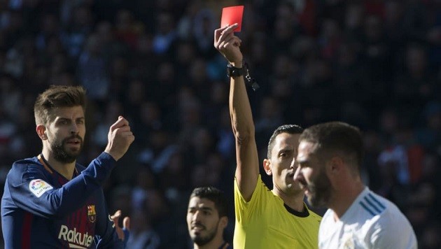 ICONIC Lionel Messi taunted angry Real Madrid fans by celebrating in front of them during dominant Barcelona win as Cristiano Ronaldo watched on - Bóng Đá
