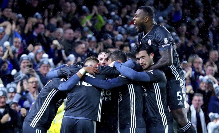 Jamie Vardy ghi bàn ầm ầm, Leicester City thăng hoa không thể cản - Bóng Đá