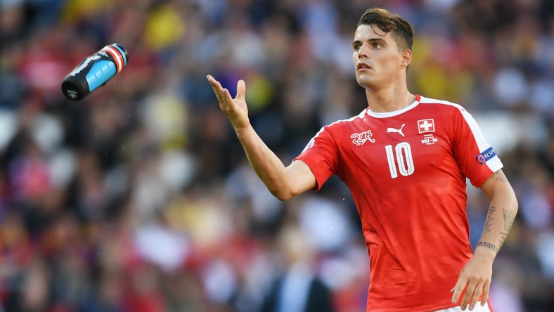 Swiss FA issue statement after Granit Xhaka tells Arsenal fans to ‘f*** off’ - Bóng Đá