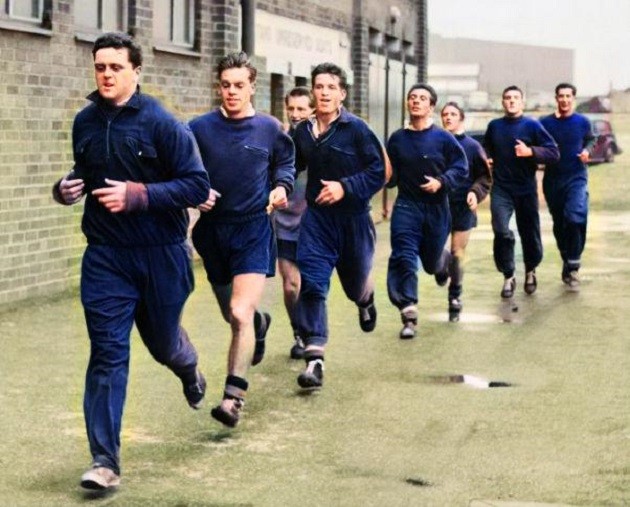 Treasured Manchester football photos transformed in Memory Lane - Bóng Đá
