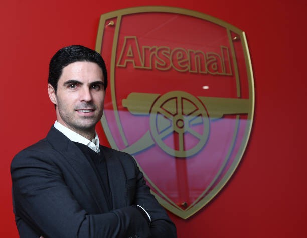 Cựu đội trưởng Arsenal lịch lãm bước về 'giải cứu' đội nhà - Bóng Đá