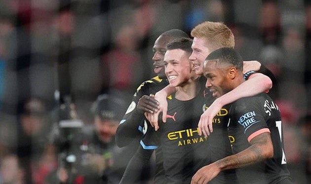 Một rừng cầu thủ Arsenal bủa vây cũng không thể cản De Bruyne nổ súng - Bóng Đá