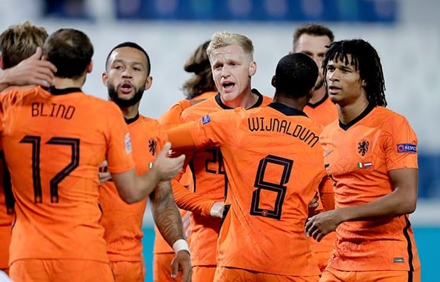 Man Utd investigating after 12 players and staff suffer food poisoning after Moldova trip - Bóng Đá