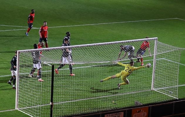 Quả penalty bước ngoặt, Man Utd thắng giòn giã Luton - Bóng Đá