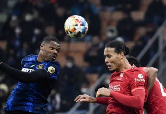 ảnh van dijk xiên dzeko - Bóng Đá