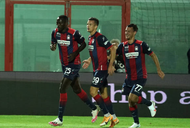 2 bom tấn của Barca bất lực trước 