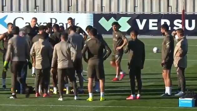 Watch worrying moment former Celtic star Moussa Dembele collapses during Atletico Madrid training - Bóng Đá