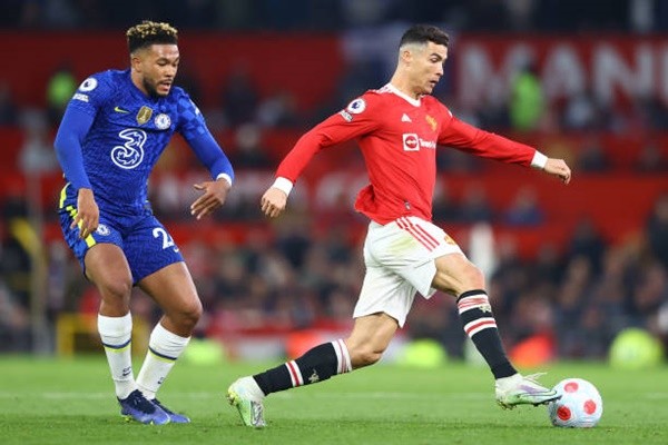 Manchester United fans praise Brandon Williams after positive display - Bóng Đá