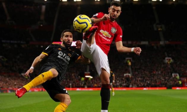 Bruno Fernandes snaps at Man Utd new boy Alex Telles in training footage - Bóng Đá