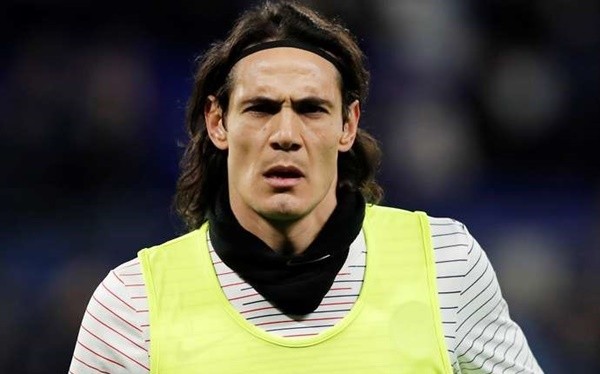 Martial nhận thẻ đỏ vì Cavani? - Bóng Đá