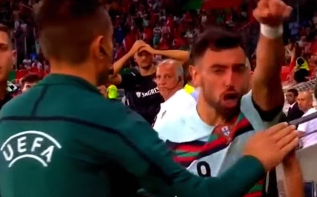 Hình ảnh xấu xí của Bruno Fernandes - Bóng Đá