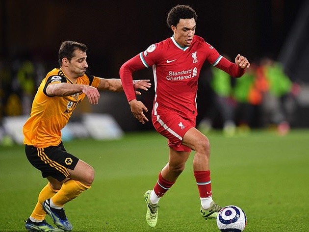 Lionel Messi poses in new PSG kit - Bóng Đá