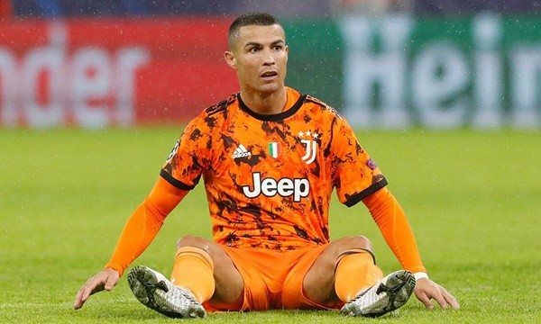 Ronaldo đến M.U, Messi đến Man City - Bóng Đá