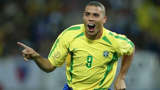 Il Bianconero đánh giá Ronaldo xếp sau Messi và 11 cái tên này - Bóng Đá