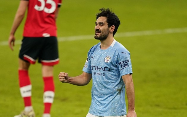 Cách đá penalty của Bruno Fernandes đã bị bắt bài? - Bóng Đá