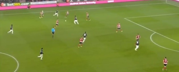 Vì sao Man Utd có thể ghi 3 bàn trong 7 phút trước Sheffield? - Bóng Đá