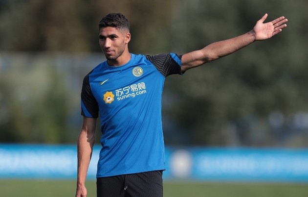 Alexis Sanchez để lộ bắp chân cực khủng trên sân tập của Inter Milan - Bóng Đá