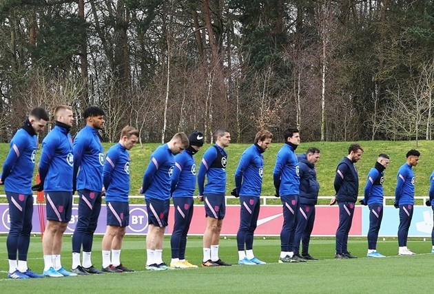 Three things Lucien Favre needs to do to save his job at Borussia Dortmund - Bóng Đá