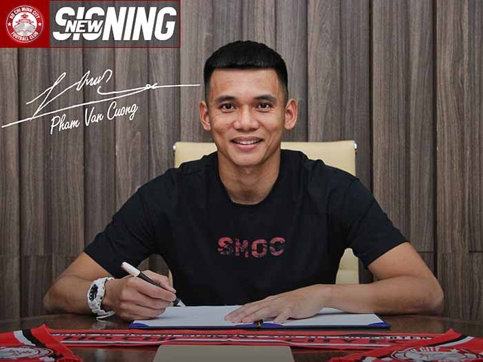 Mua sắm rầm rộ, CLB TP.HCM đón thêm 