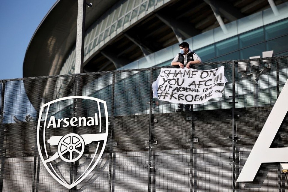 Làn sóng tẩy chay ESL lan rộng, CĐV Premier League than khóc - Bóng Đá