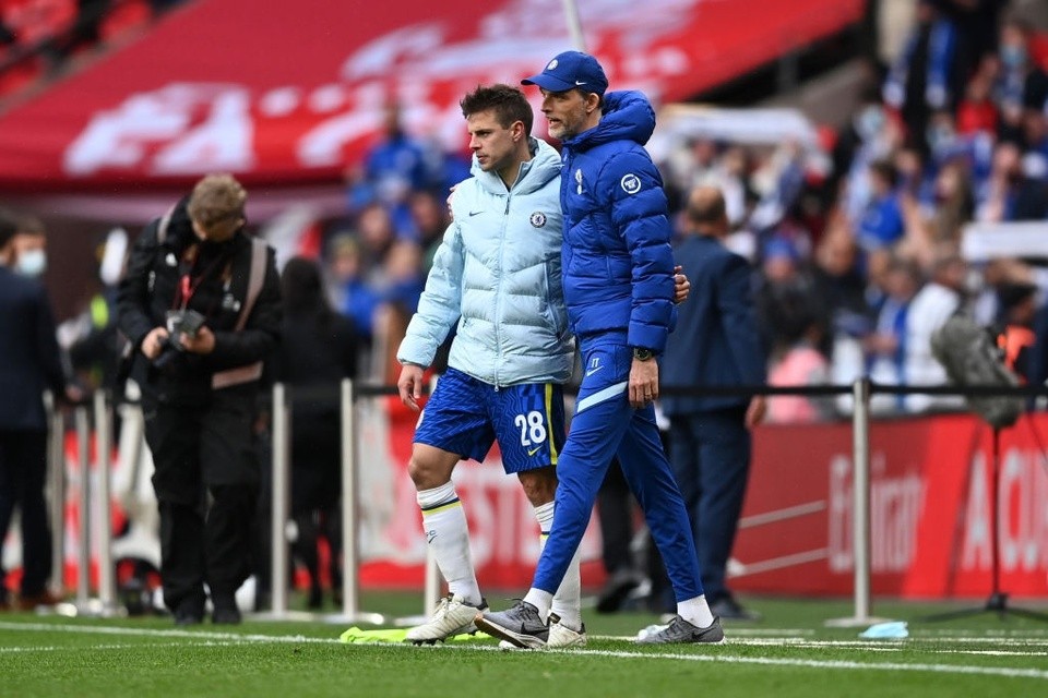 Thất bại cay đắng, toàn đội Chelsea đổ gục xuống sân - Bóng Đá