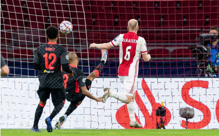 Fabinho cứu bóng trên vạch vôi, CĐV Liverpool thay nhau phát cuồng - Bóng Đá